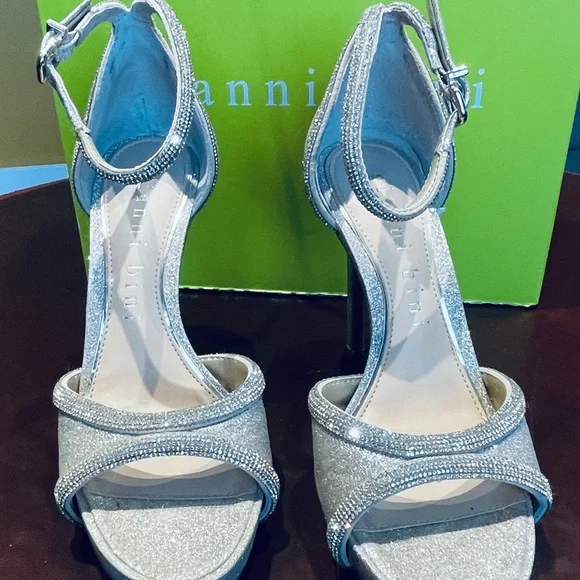 Gold Gianni Bini Heels - Picture 2 of 2